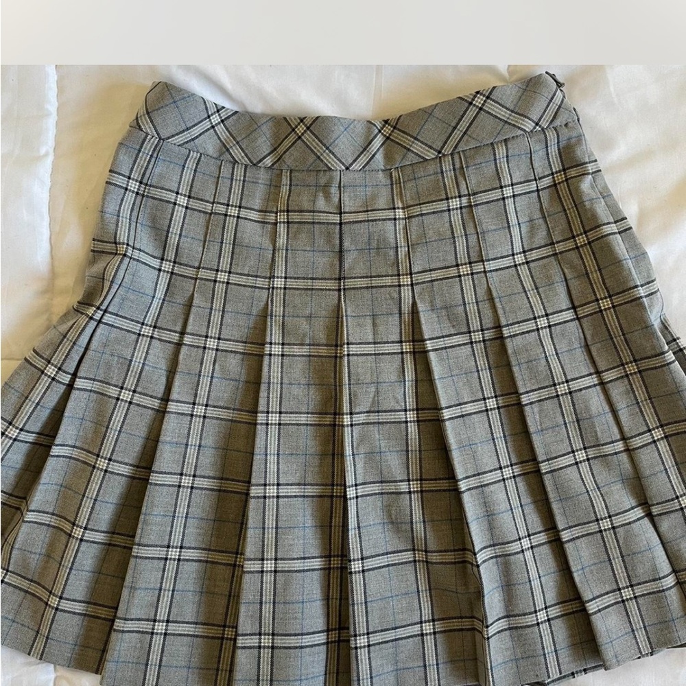 Uniqlo Gray Plaid Pleated Mini Skirt
